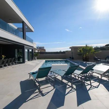 Luxury Vella In Medulin, Istria By Istrabook 梅杜林